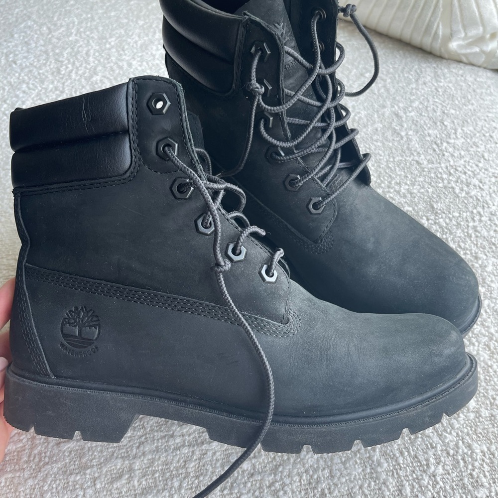 Women’s Timberland Linden Woods Boots. Waterproof. Worn once.